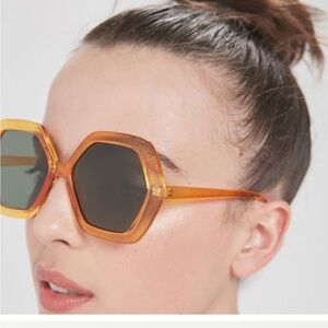 UO Hexagon 90s Y2K Retro Clear Sunglasses